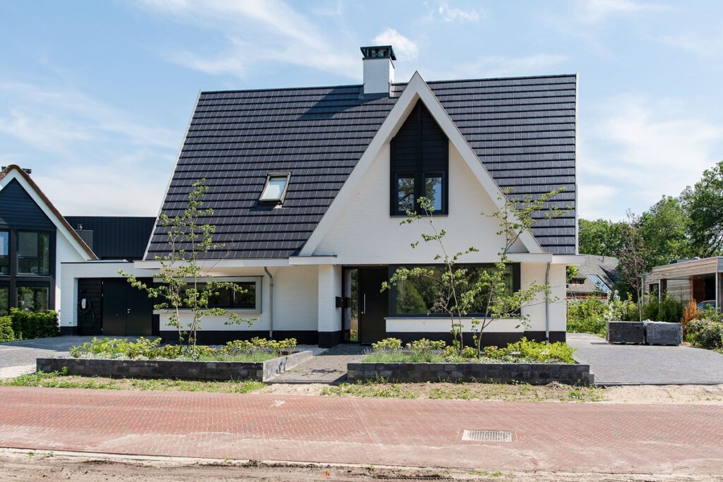 Moderne villa gevelstenen en dakpannen | Projecten | Steenhandel Twenthe
